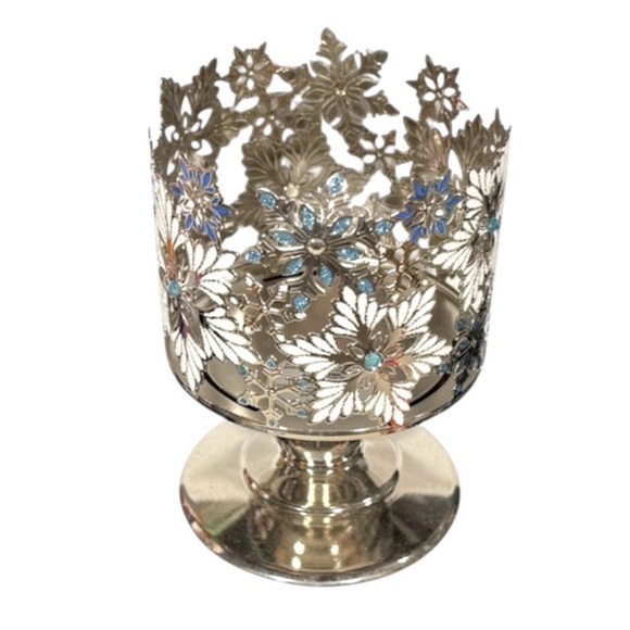 Snowflake Candle Holder - Picture 2 of 3
